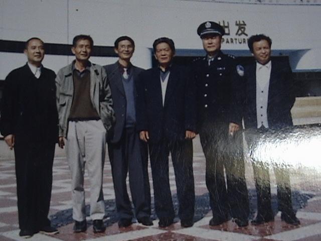 dvubb 图片点击可在新窗口打开查看